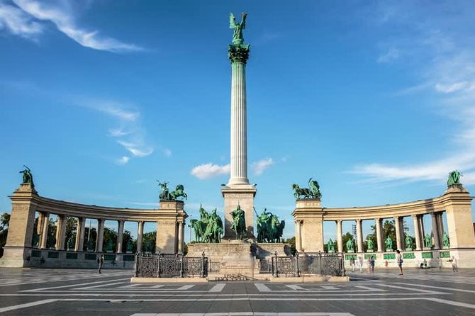 Budapest Private Arrival Transfer: Railway Station to Hotels