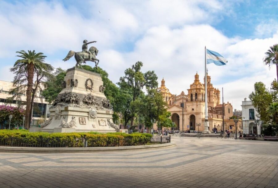 Buenos Aires Highlights: A Cultural & Nature Bike Journey
