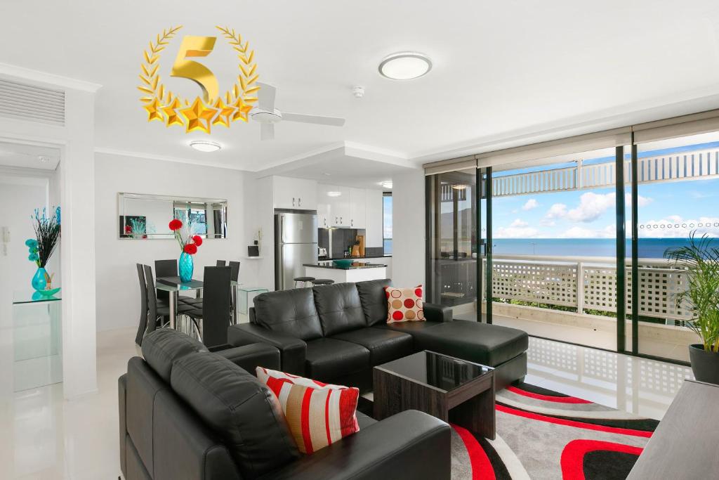 Cairns Luxury Seafront Apartment Review