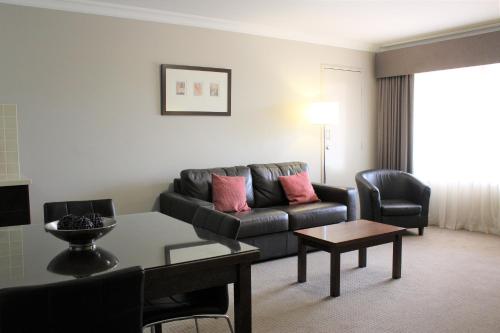Carlyle Suites & Apartments - Property Overview
