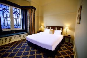 Carrington Hotel - Location and Accessibility