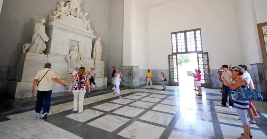 Cartagena: Full Tour to Barranquilla and Santa Marta