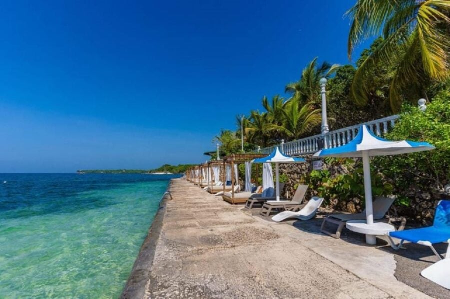 Cartagena: PRIVATE ISLAND With Typical Lunch and OPEN BAR