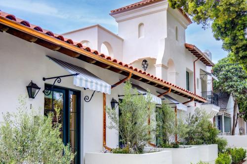 Casa De La Vina - Boutique Suites in Downtown Santa Barbara - Highlights of Casa De La Vina