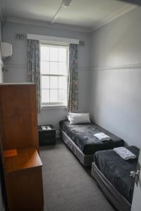 Castlereagh Hotel - Hotel Overview and Location