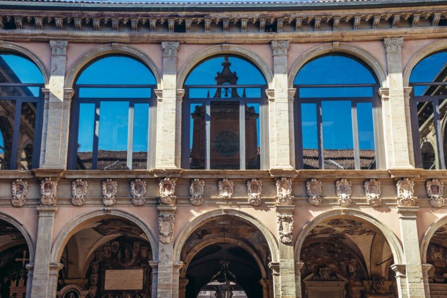 Cathedral of San Petronio and Archiginnasio Private Tour
