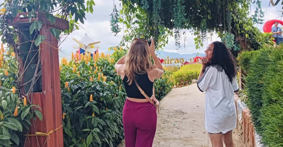 Cebu: Cultural Gems Guided Tour With 10,000 Roses