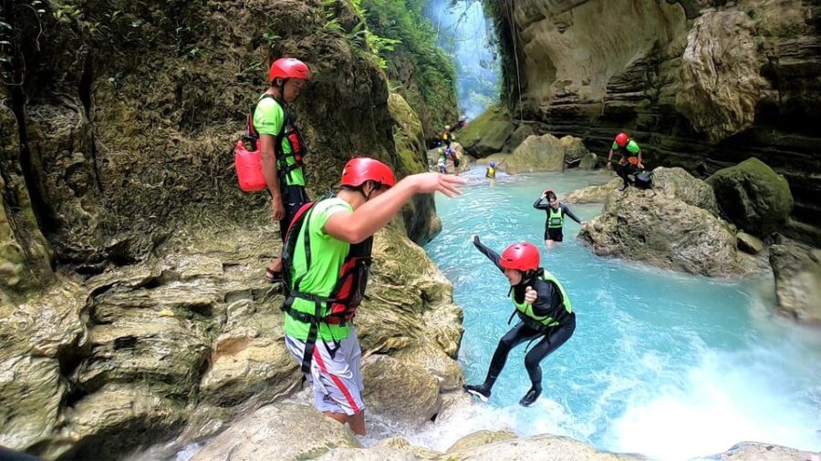Cebu: Osmena Peak Hike & Fun Badian Kawasan Canyoneering