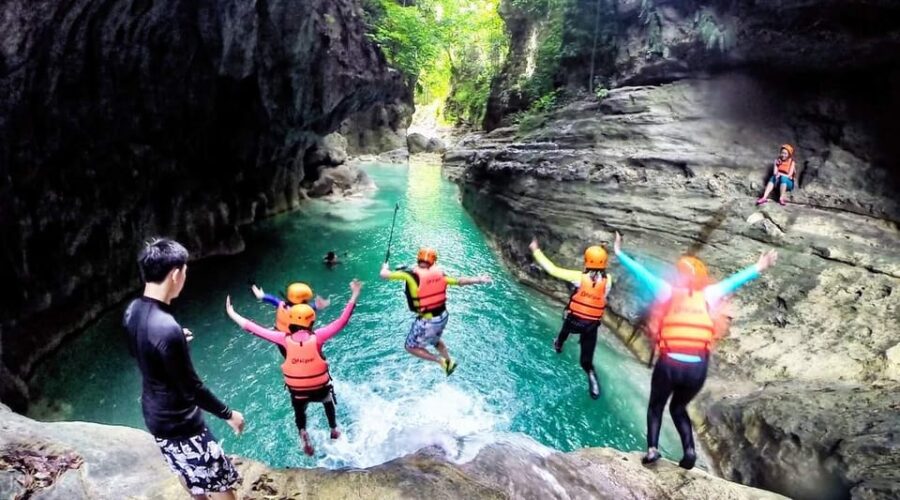 Cebu:WhaleShark Watching & Kawasan Canyoneering Private Tour