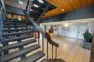 Central Court Motel Warrnambool - Location and Accessibility