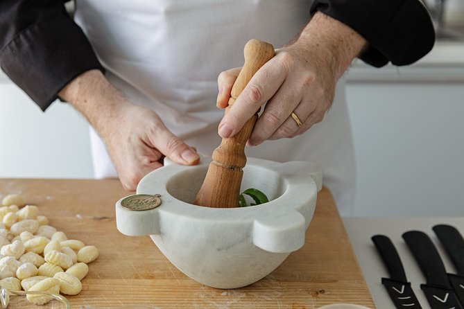 Cesarine: Pasta & Tiramisu Class at Locals Home in La Spezia