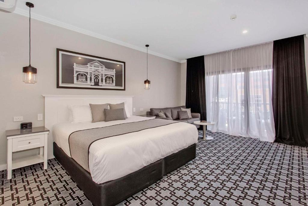 CH Boutique Hotel & Apartments, Ascend Hotel Collection Review