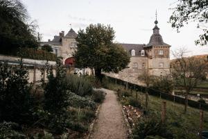 Château Neercanne - Oostwegel Collection, Member of Relais and Châteaux - Hotel Overview and Location