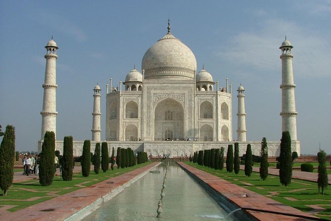 Chennai to Taj Mahal and Agra Same Day Tour With Return Flights