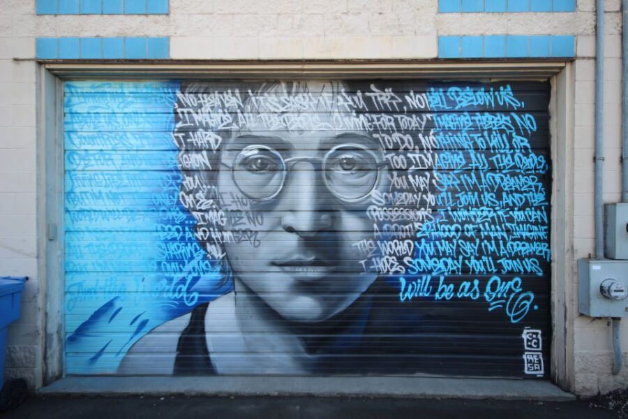 Chicago: Offbeat Guided Street Art Tour