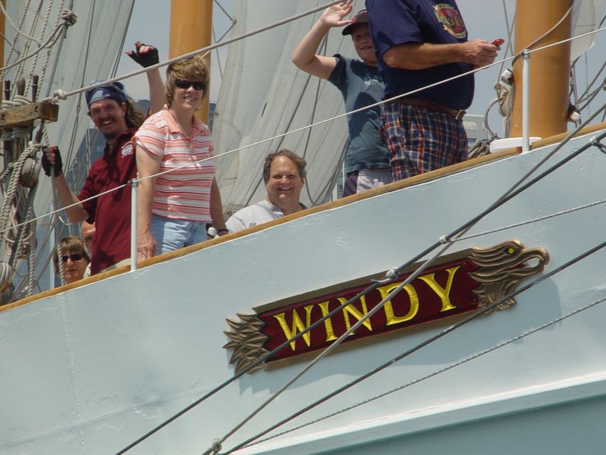 Chicago: Tall Ship Windy Architecture & Skyline Sailing Tour