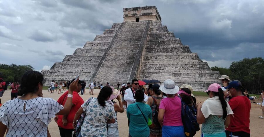 Chichen Itza and Two Cenotes Day Tour From Cancun