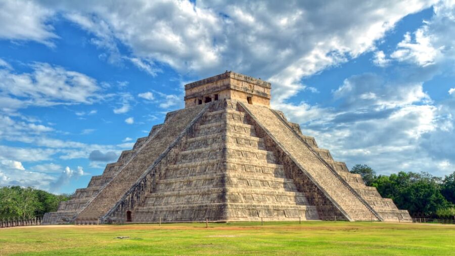 Chichen Itza Tour & Traditional Yucatecan Lunch