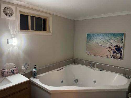 Churchills B&B Twin Spa Getaway Studio - Property Overview