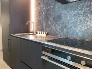 City Edge South Melbourne Apartment Hotel - Location and Accessibility