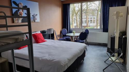 City Hotel Winschoten - Location and Accessibility