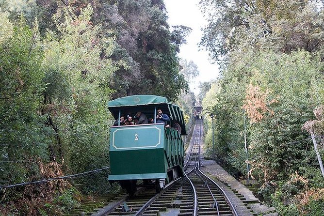 City Tour Santiago Walking + Typical Tastings + Teleférico and Funicular - Navigating the Santiago Metro