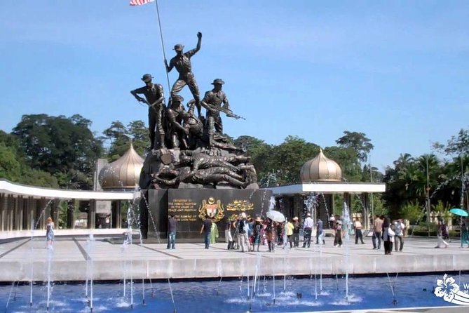 City Tour With Batu Cave and Fireflies Tour