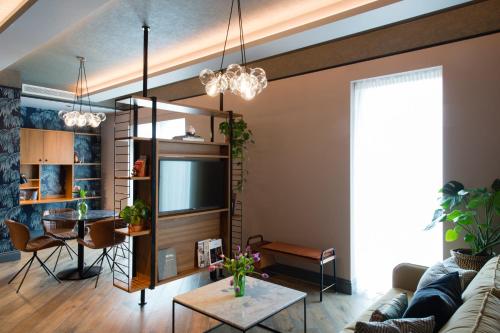 Clayton Hotel City of London - Room Types and Amenities
