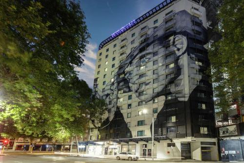 Club Wyndham Sydney, Trademark Collection by Wyndham - Hotel Location and Proximity
