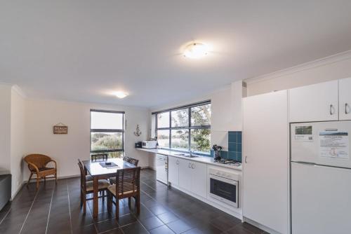 Cosy Corner Sea View Apartments - Property Overview