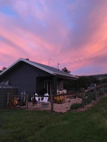 Country Mile Escape - Property Overview