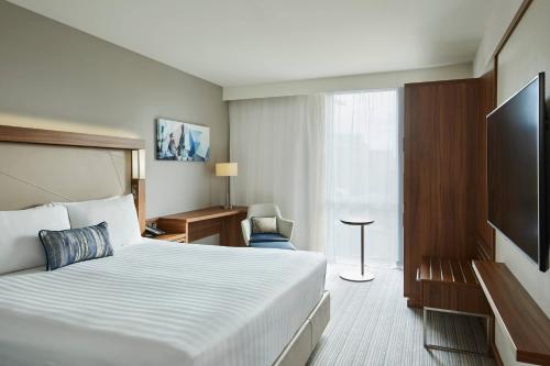 Courtyard by Marriott London City Airport - Hotel Overview and Location