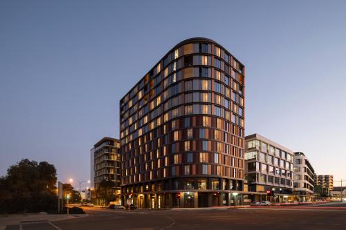 Courtyard by Marriott Perth Murdoch - Hotel Overview and Location