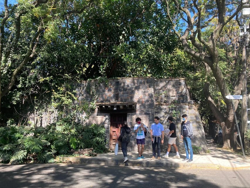 COYOACAN: FRIDA KAHLO STEPS IN COYOACAN AND SAN ANGEL CDMX