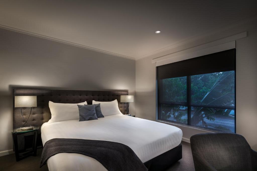 Crest on Park - Accommodation Options