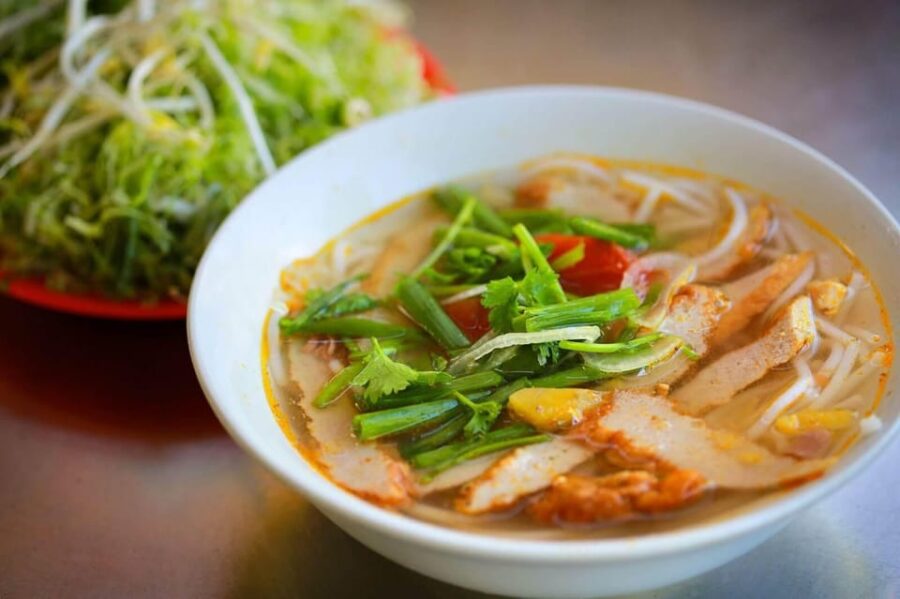 Da Nang: 4 Hours City Exploration and Local Food Tour