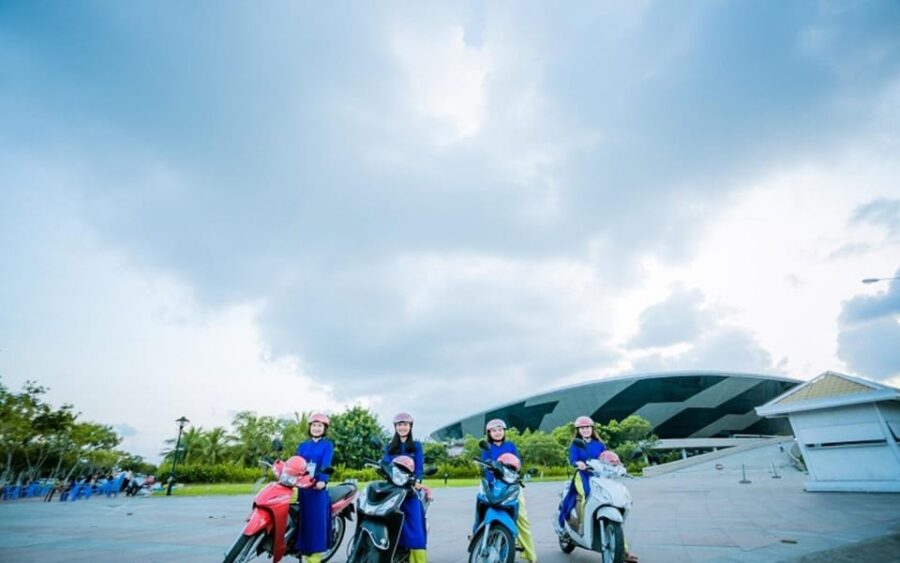 Da Nang by Night & Han River Dragon Cruise With a Local Food