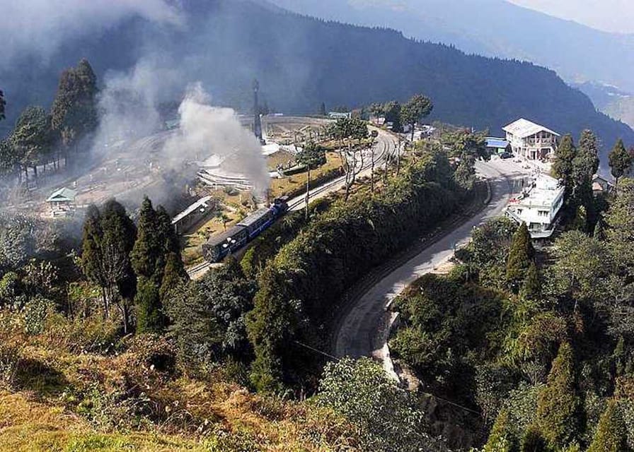Darjeeling: Full-Day Guided Sightseeing Tour by Car