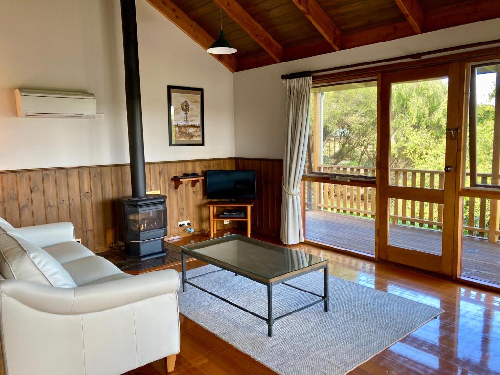 Daysy Hill Country Cottages - Location and Setting