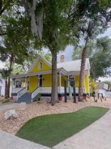 Depot Village - Accommodation and Amenities