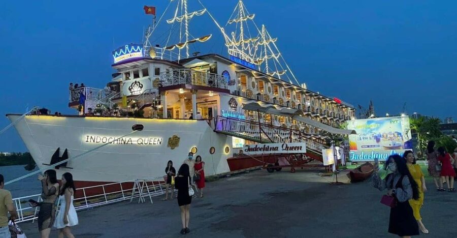 Dinner on Cruise With Buffet and Live Music - Experience Overview