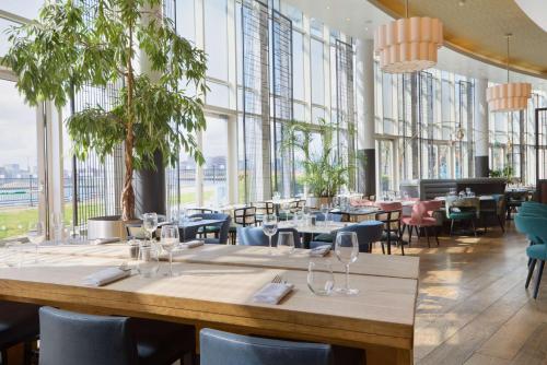 DoubleTree By Hilton London Excel - Hotel Overview
