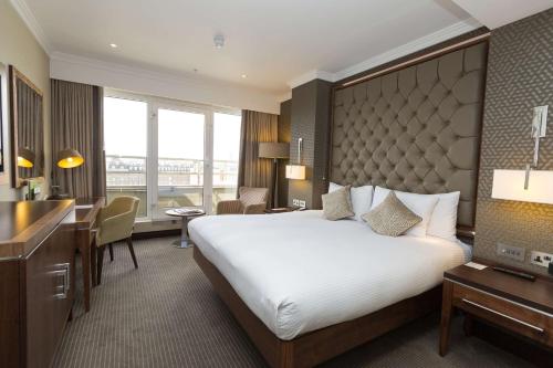 DoubleTree by Hilton London Victoria - Hotel Overview