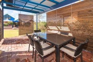 Dunsborough Beach Cottages - Overview and Location