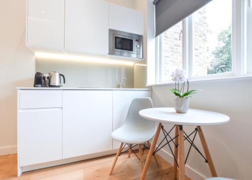 Earls Court East Serviced Apartments by StayPrime - Property Highlights