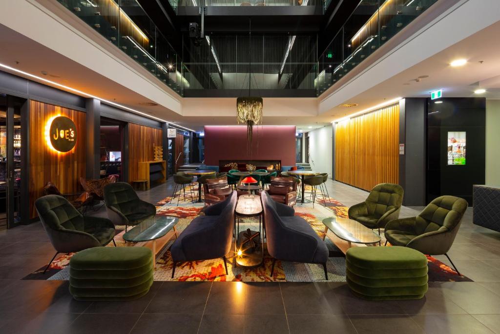 East Hotel and Apartments - Impressive Hotel Rating and Location