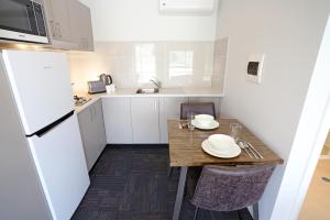 Eastend Studio Apartments - Property Overview and Location