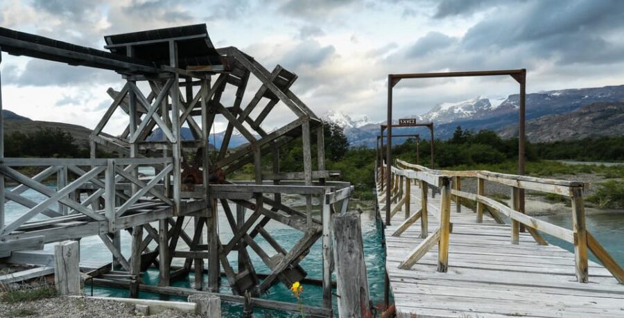 El Calafate: Glacier Cruise & Trekking at Estancia Cristina