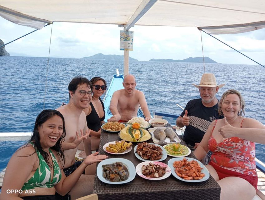 El Nido: Private Tour B - Snake Island & Cave Tour W/ Lunch
