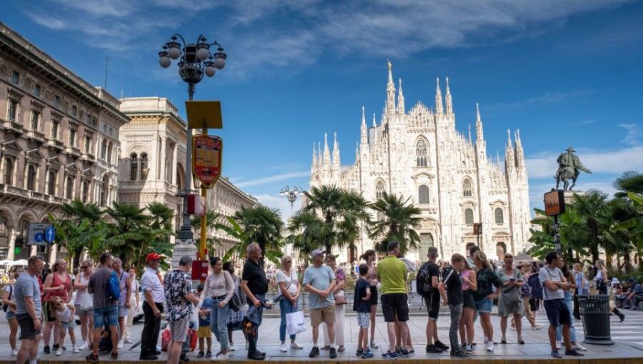 Elevated Ecstasy: Duomo Discovery & Rooftop Marvels!
